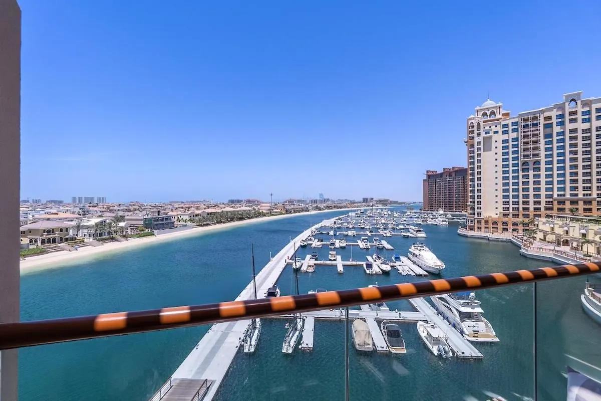 Sleek Studio Apartment At Palm Jumeirah With Ocean Vibes Dubai