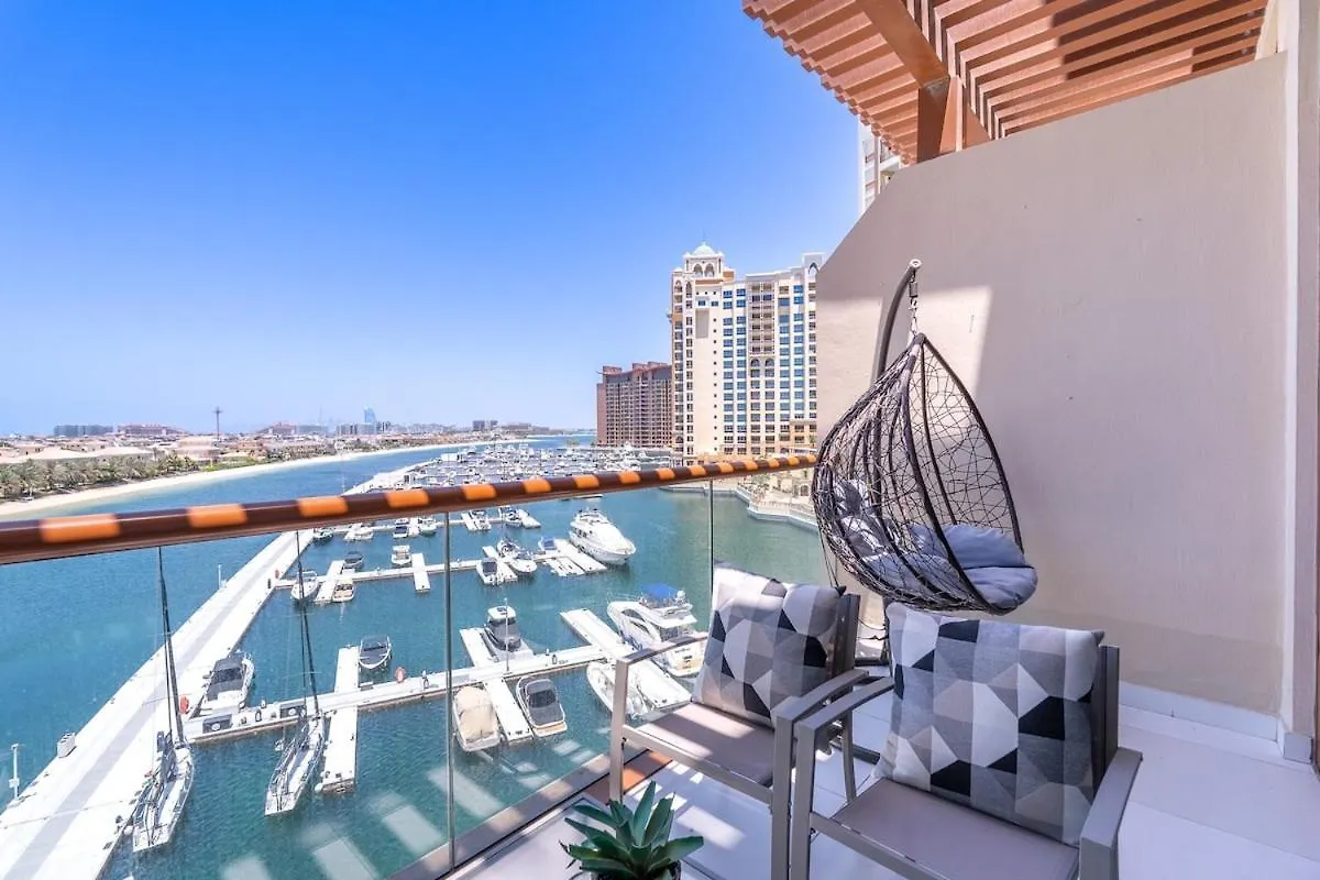 Sleek Studio Apartment At Palm Jumeirah With Ocean Vibes Dubai