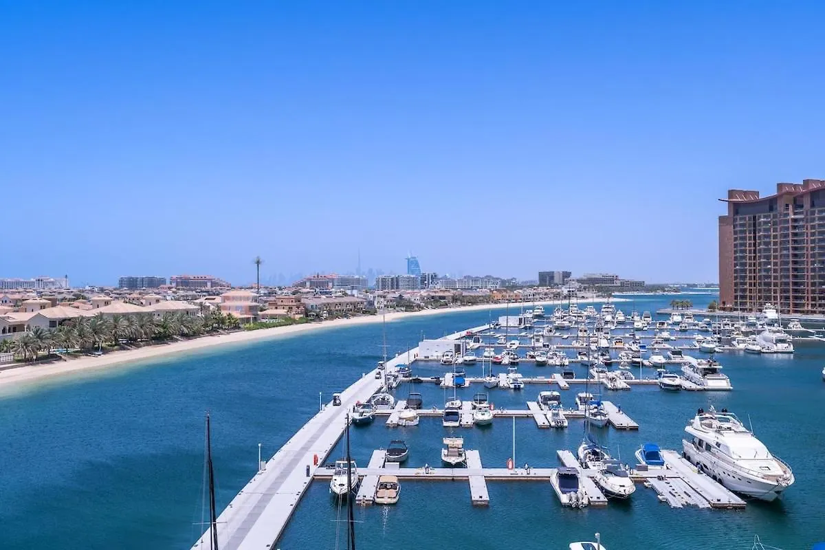 Sleek Studio Apartment At Palm Jumeirah With Ocean Vibes Dubai