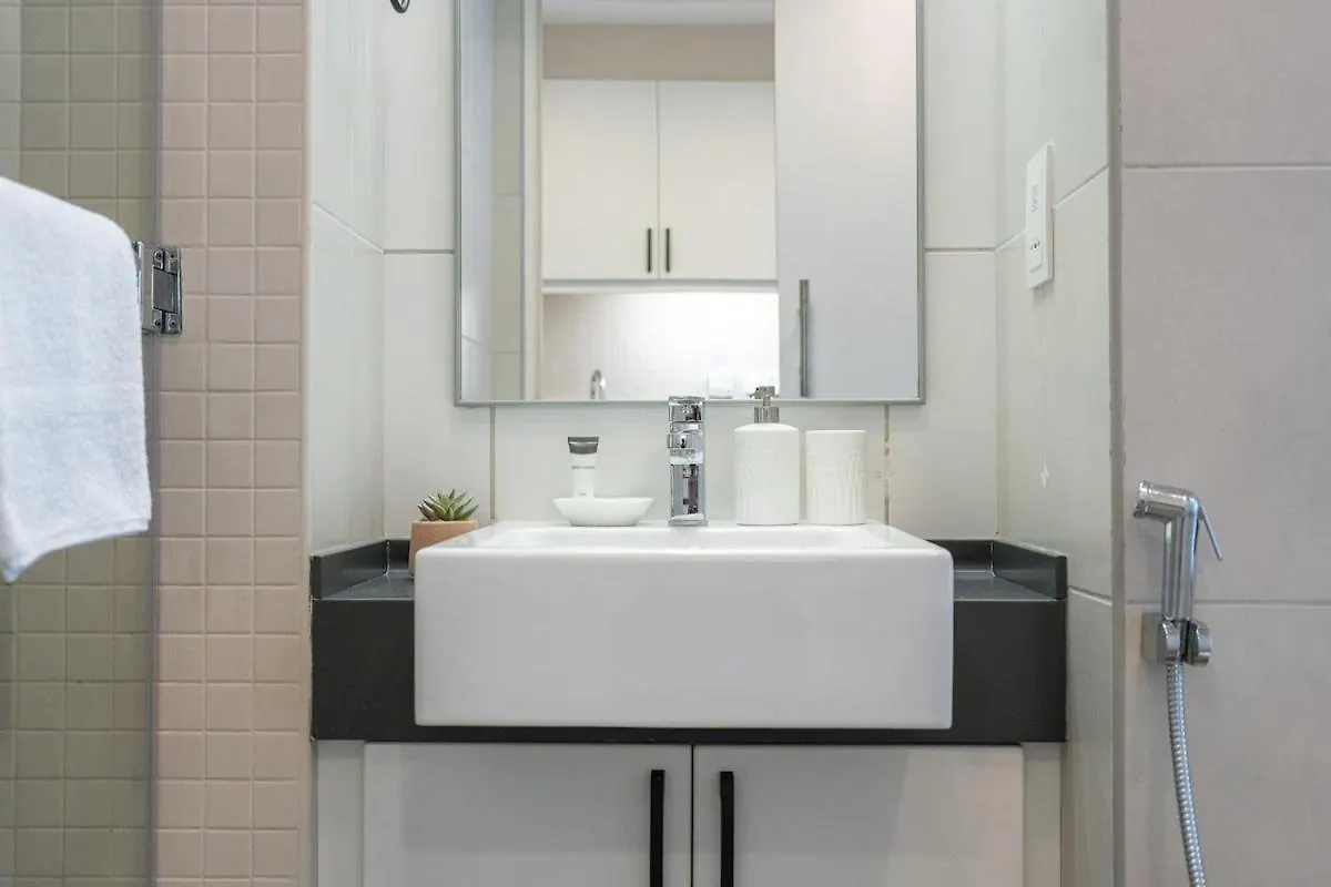 Sleek Studio Apartment At Palm Jumeirah With Ocean Vibes Dubai