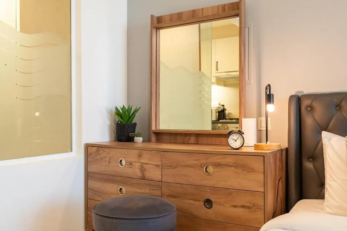 Sleek Studio Apartment At Palm Jumeirah With Ocean Vibes Dubai