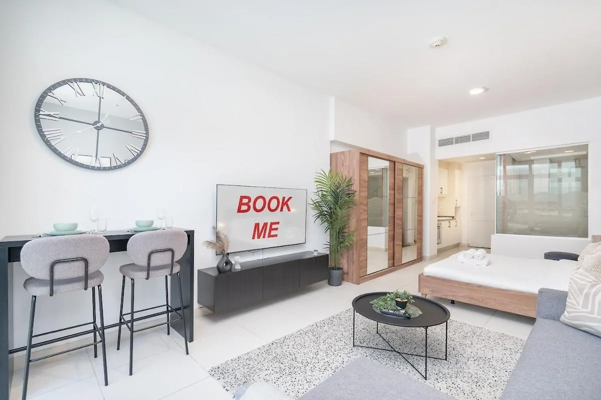 Sleek Studio Apartment At Palm Jumeirah With Ocean Vibes Dubai