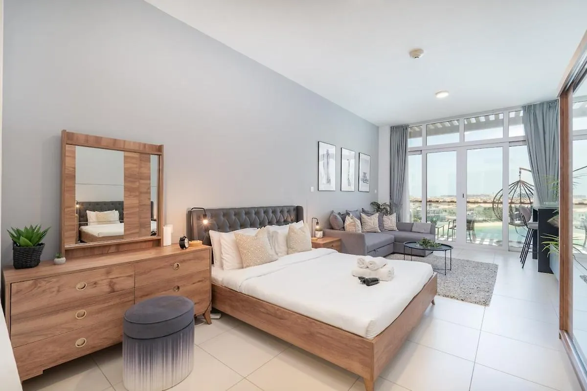 Sleek Studio Apartment At Palm Jumeirah With Ocean Vibes Dubai