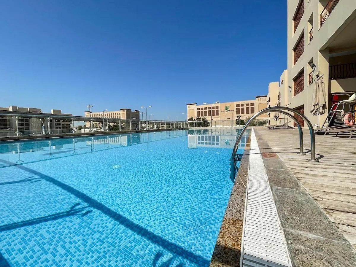 Sleek Studio Apartment At Palm Jumeirah With Ocean Vibes Dubai